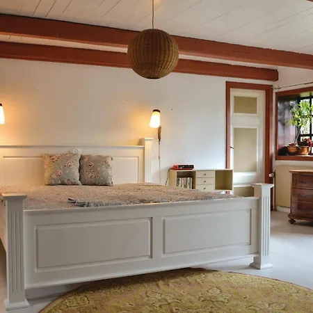 Vakantiehuis Three-bedroom In *