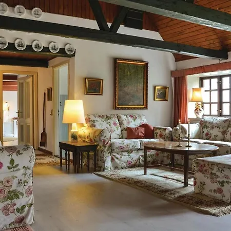 Vakantiehuis Three-bedroom In *